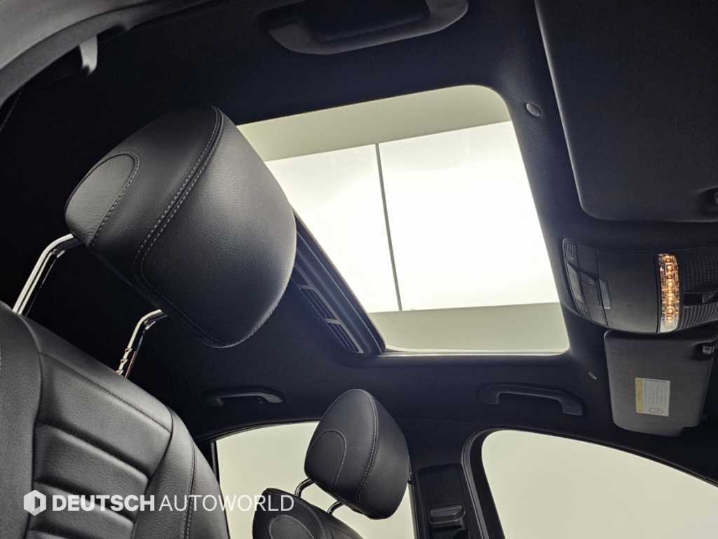 Mercedes-Benz E-Class — photo 18