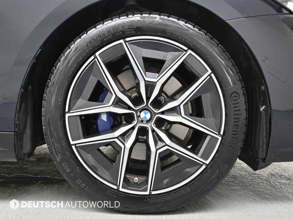 BMW 5-Series — photo 05