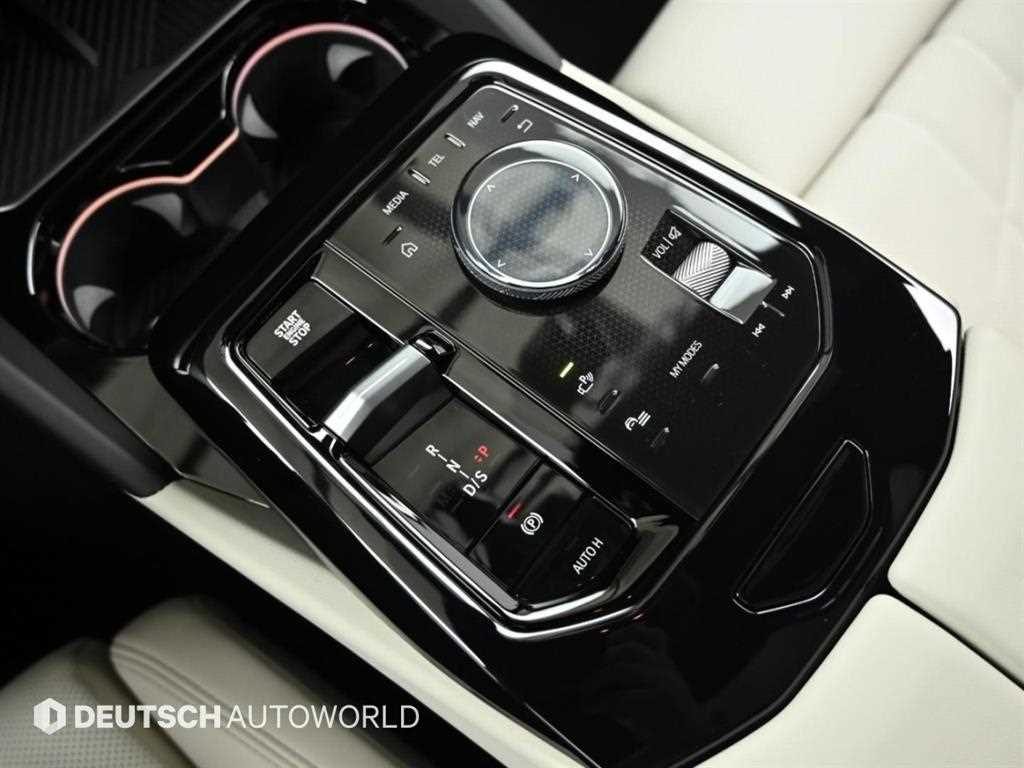 BMW 5-Series — photo 09