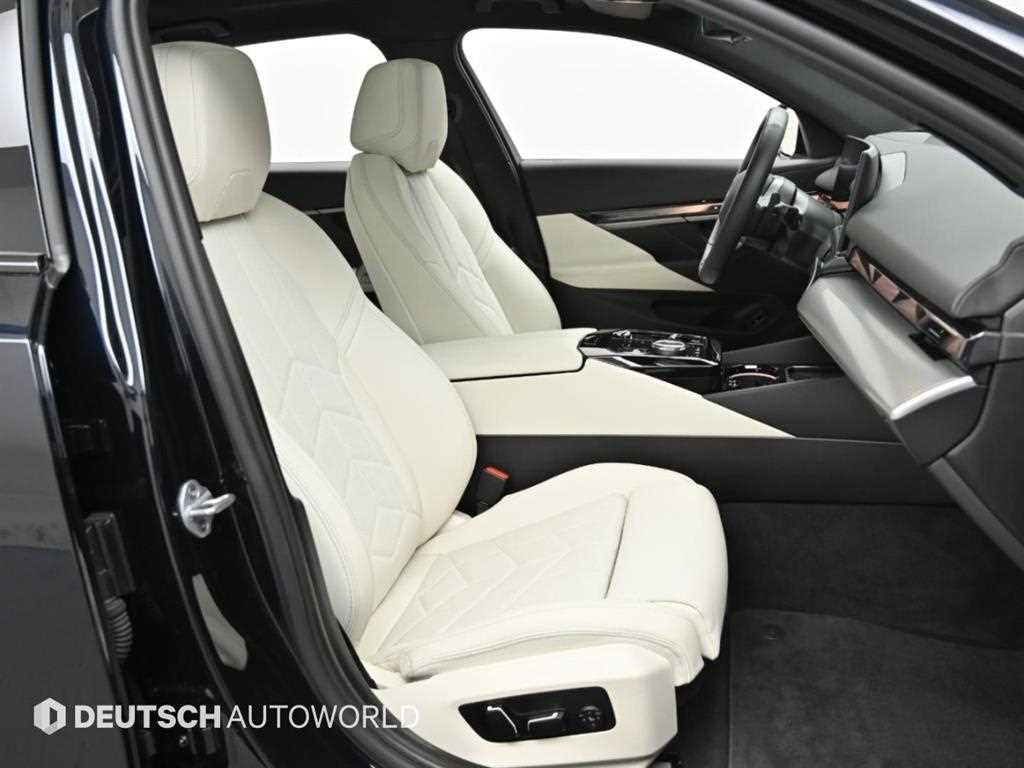 BMW 5-Series — photo 10