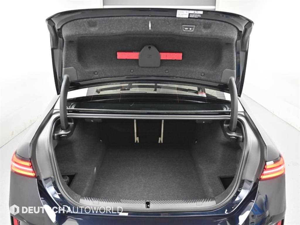 BMW 5-Series — photo 19
