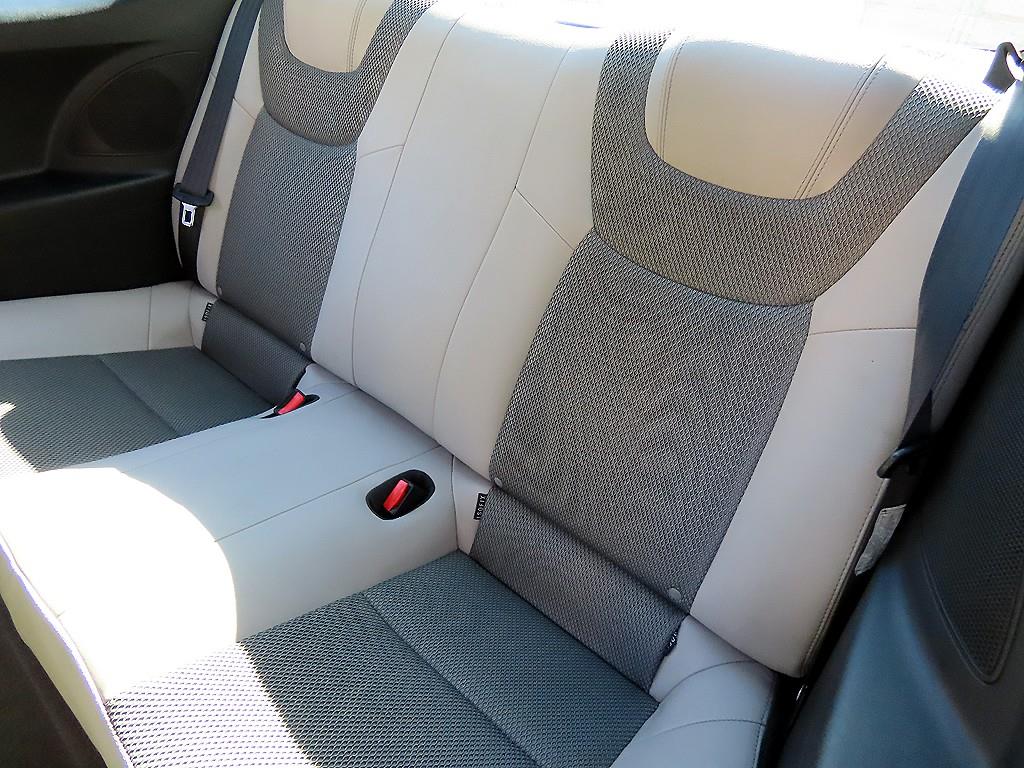 Hyundai Genesis — photo 06