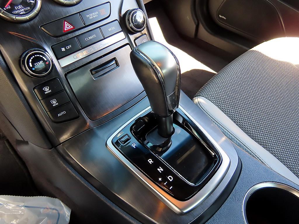 Hyundai Genesis — photo 10