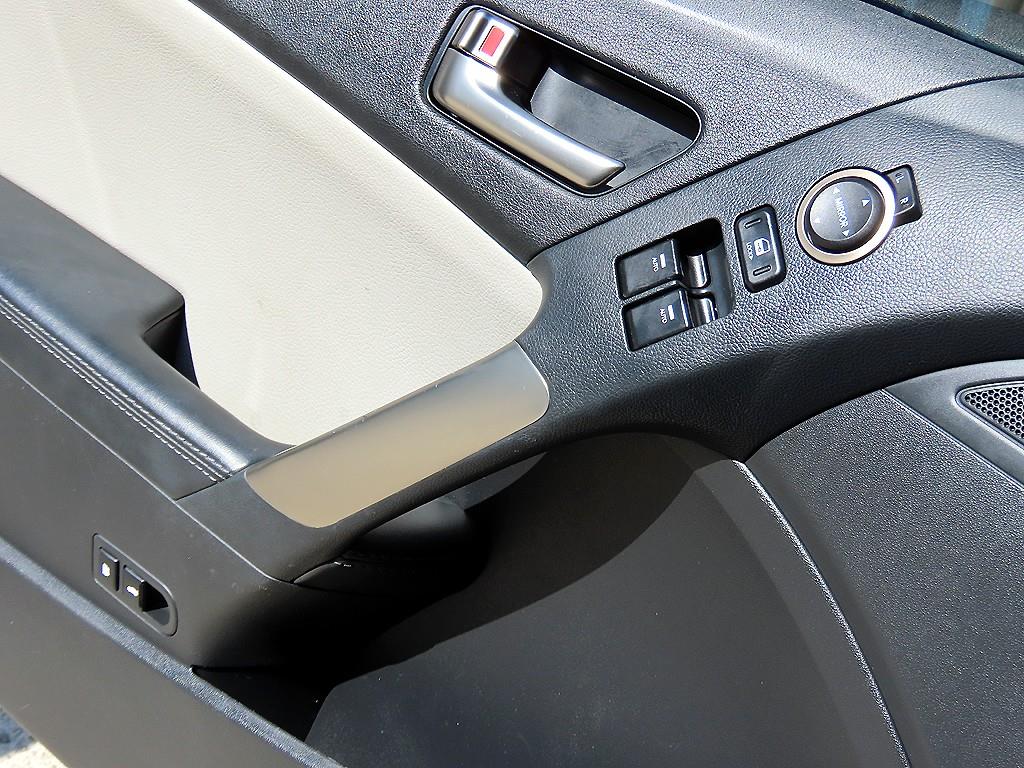 Hyundai Genesis — photo 11