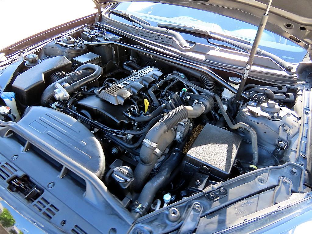 Hyundai Genesis — photo 18