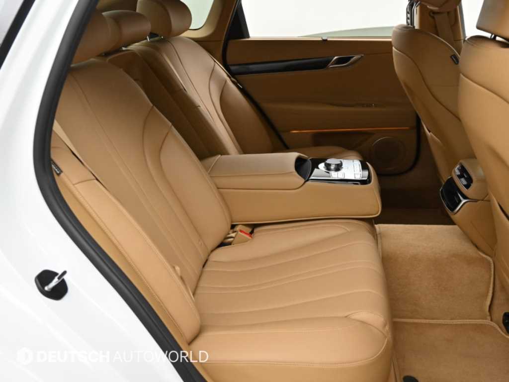 Genesis G80 — photo 12