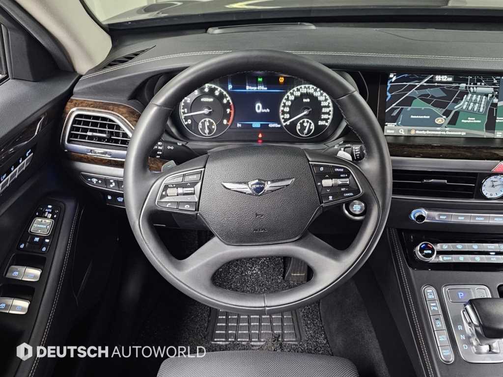 Genesis G90 — photo 13