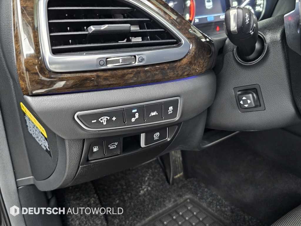 Genesis G90 — photo 17
