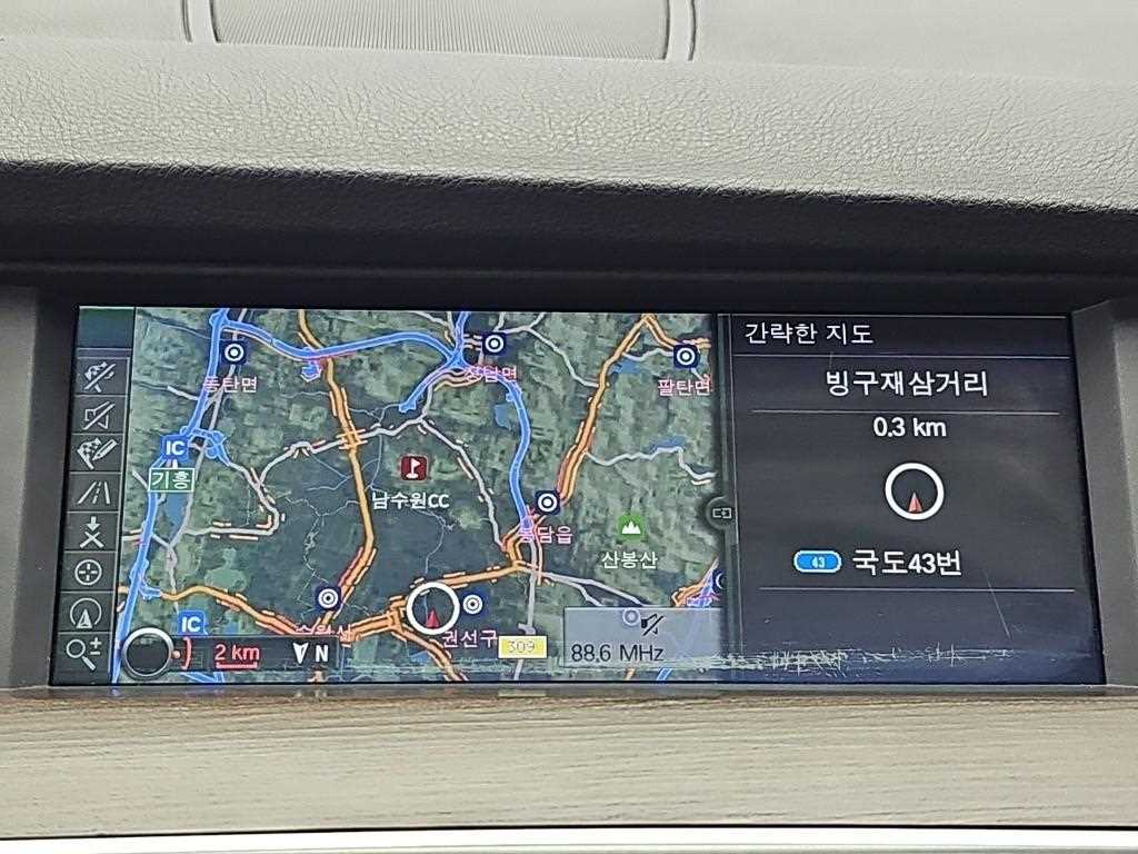 BMW Gran Turismo — photo 14