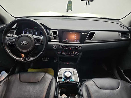 Kia Niro — photo 07