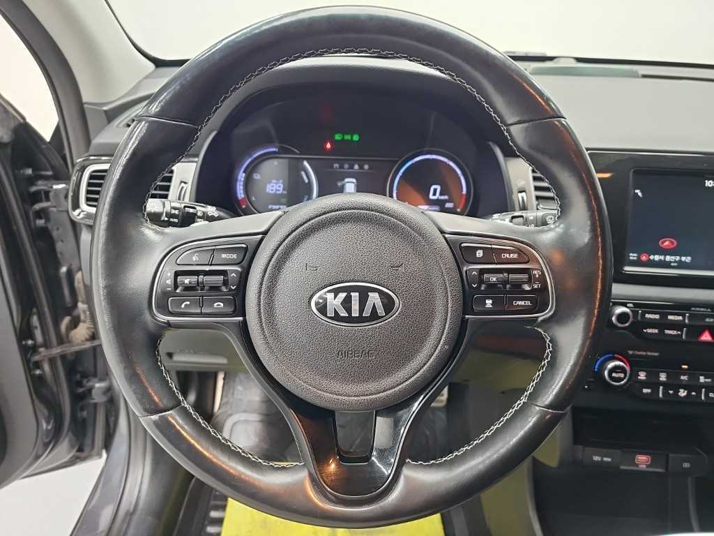 Kia Niro — photo 09