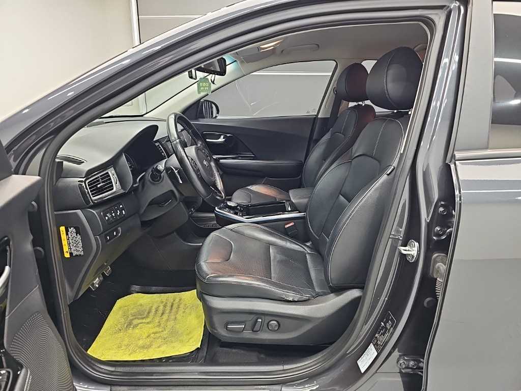 Kia Niro — photo 11