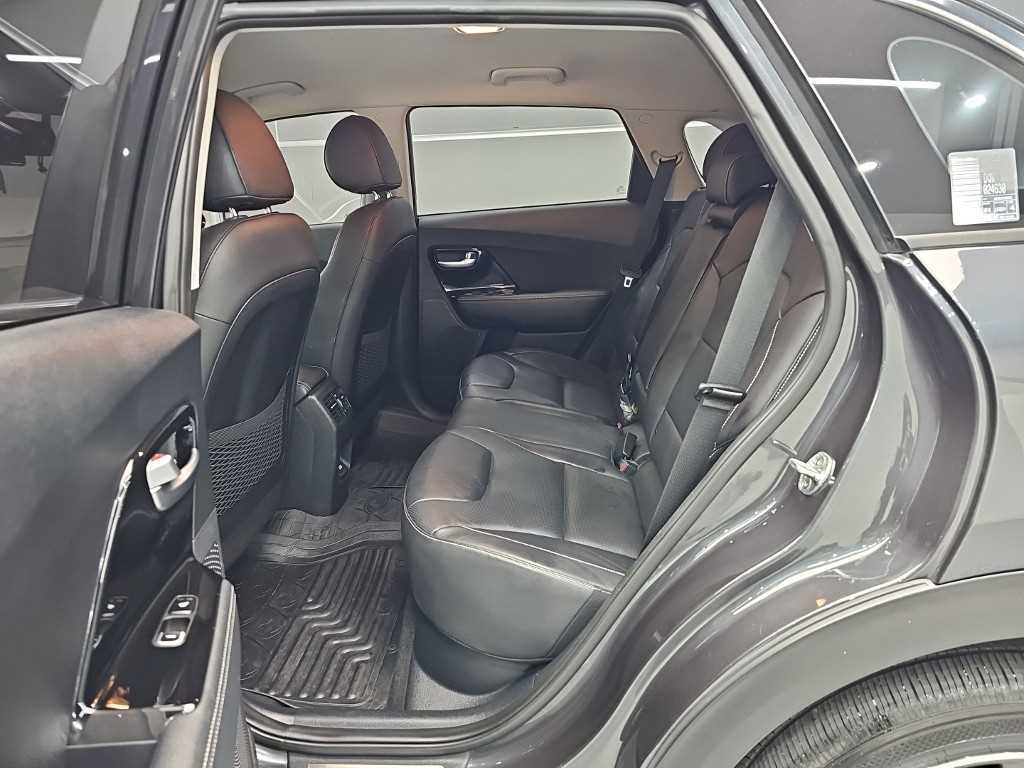 Kia Niro — photo 12