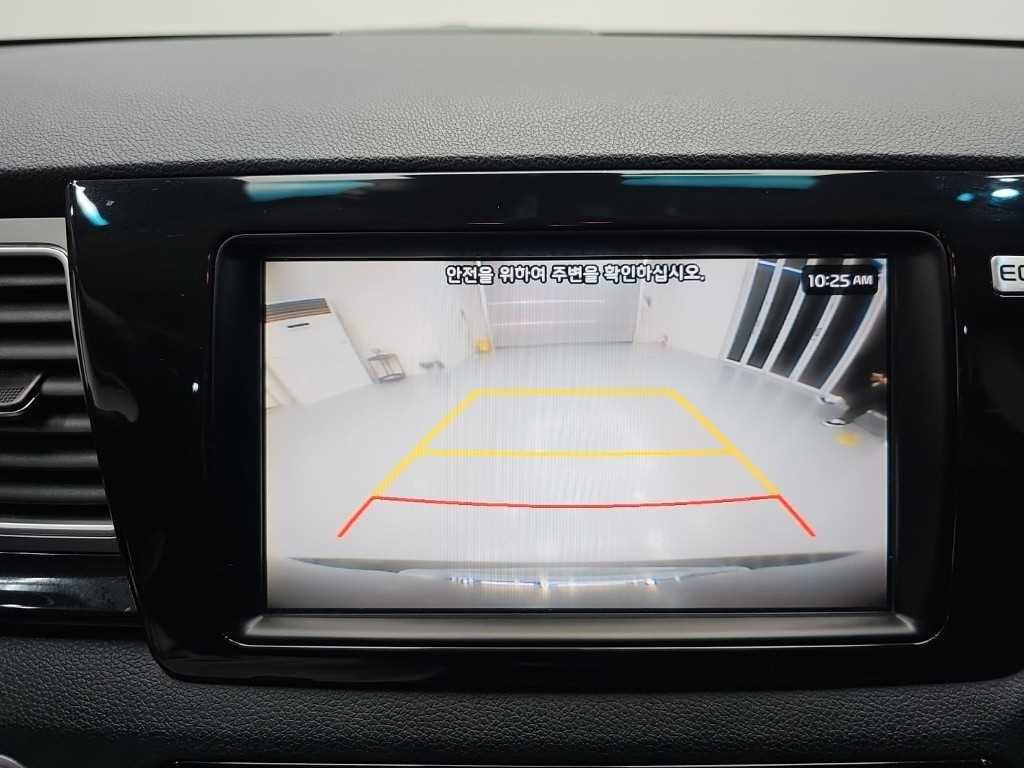 Kia Niro — photo 15