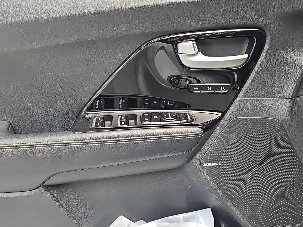 Kia Niro — photo 16