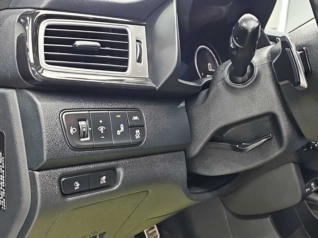 Kia Niro — photo 17