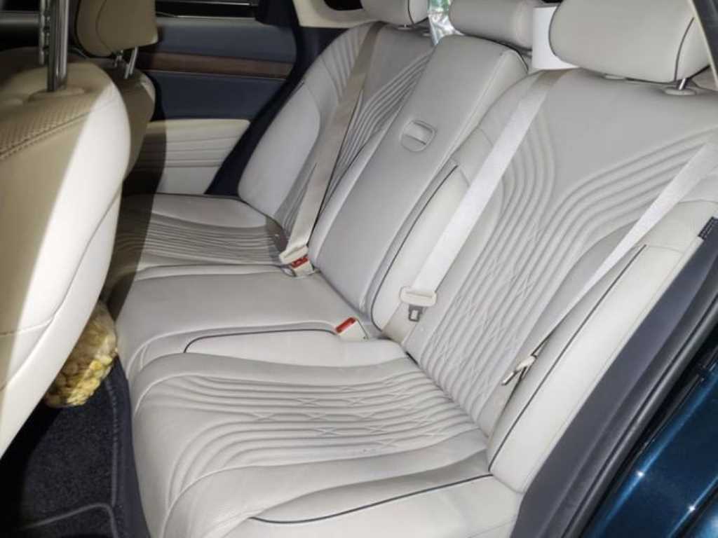 Genesis G80 — photo 07