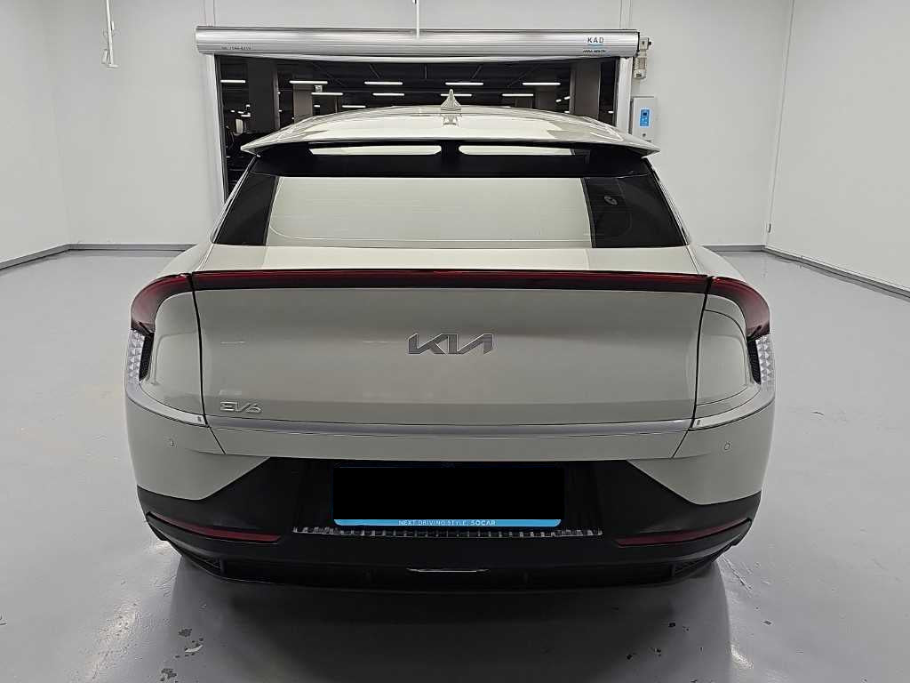 Kia EV6 — photo 03