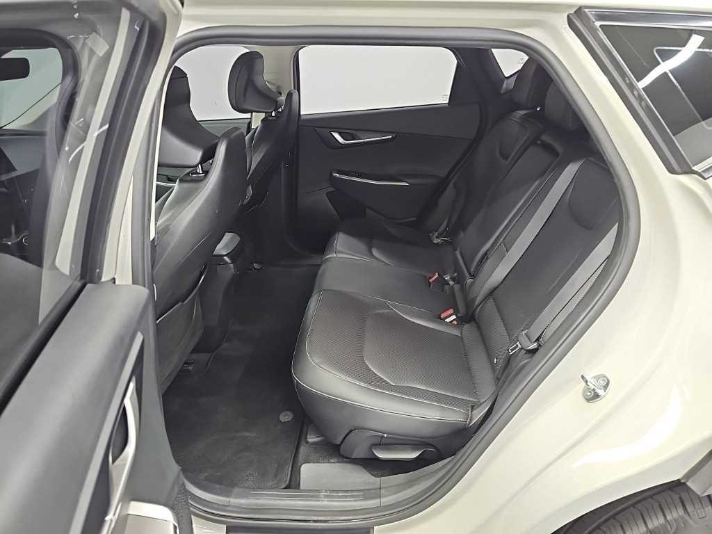 Kia EV6 — photo 12