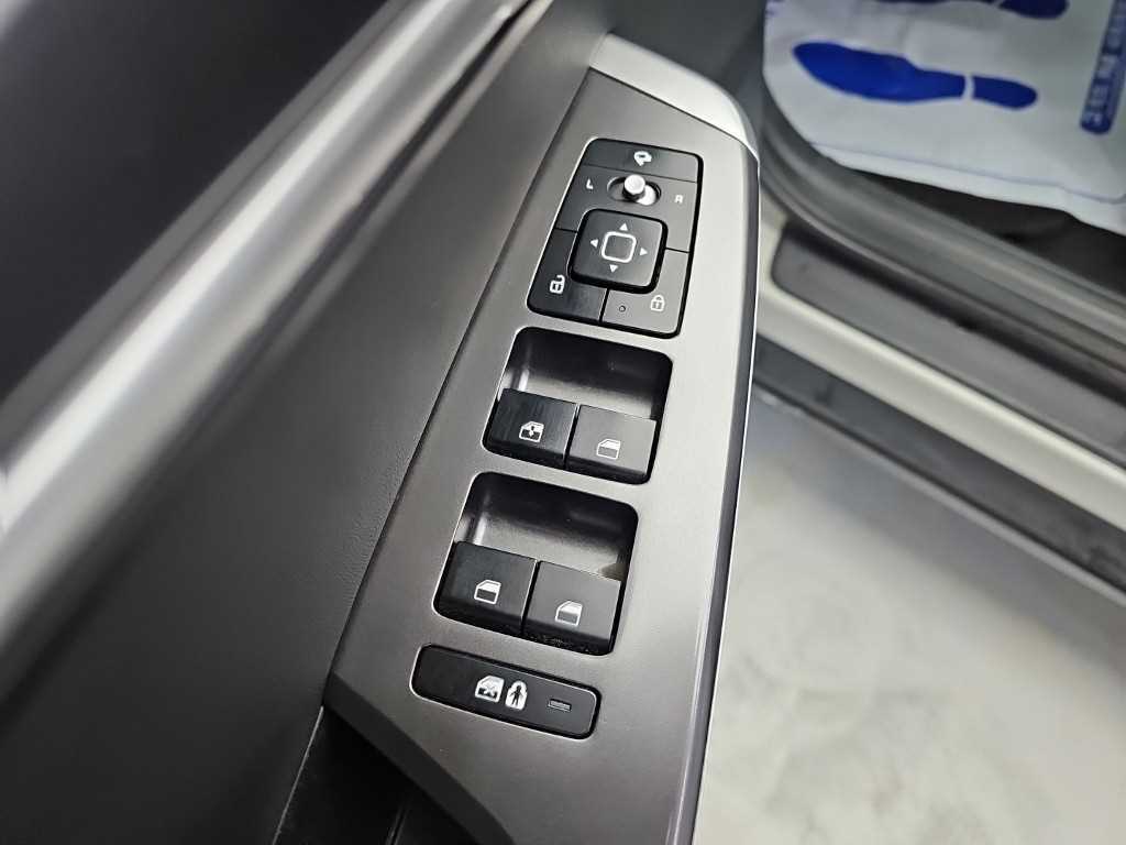Kia EV6 — photo 18