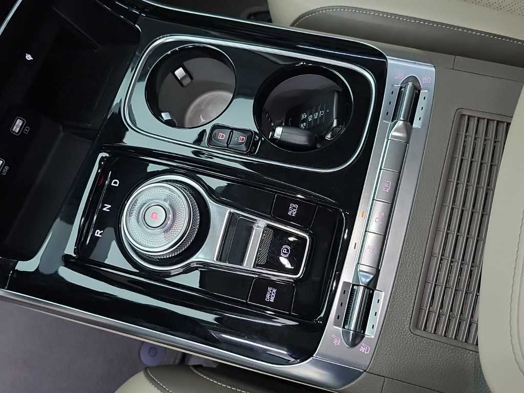 Kia Carnival — photo 08