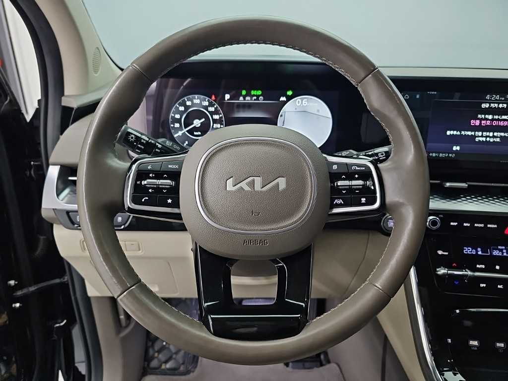 Kia Carnival — photo 09