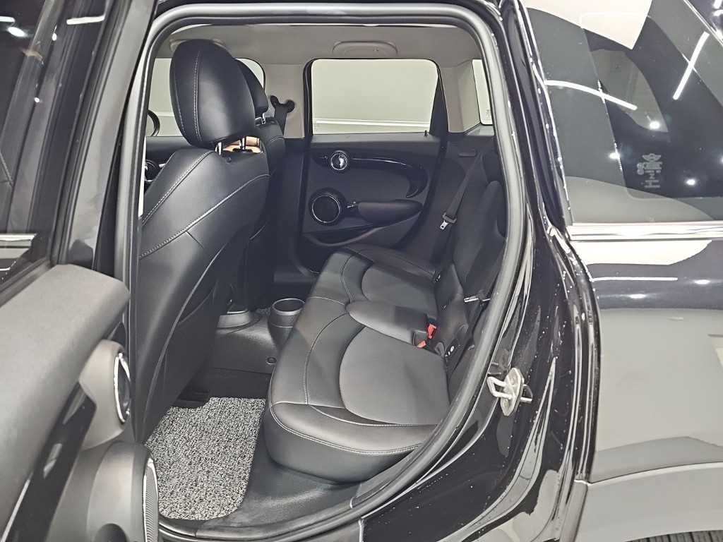 Mini Cooper — photo 12