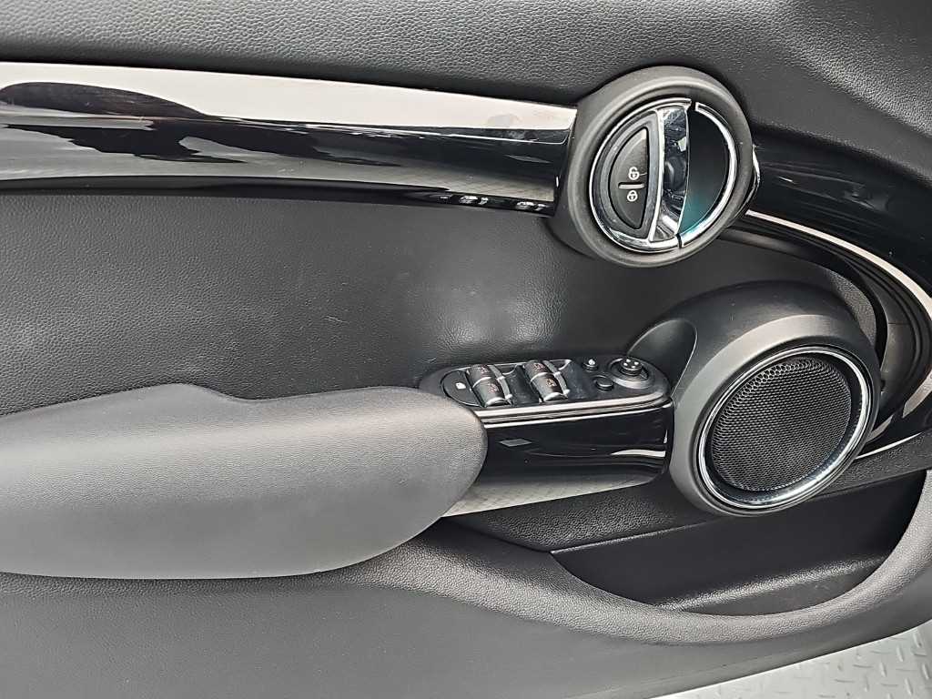 Mini Cooper — photo 16