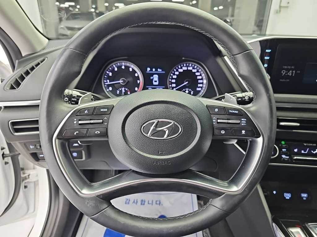 Hyundai Sonata — photo 09