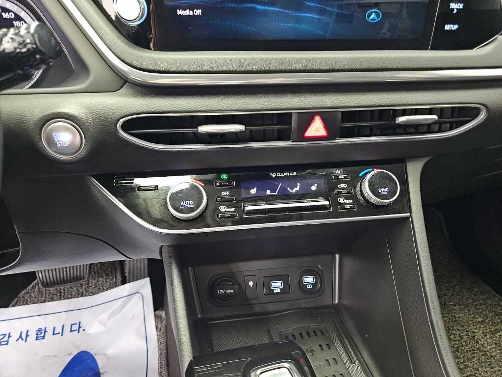 Hyundai Sonata — photo 10