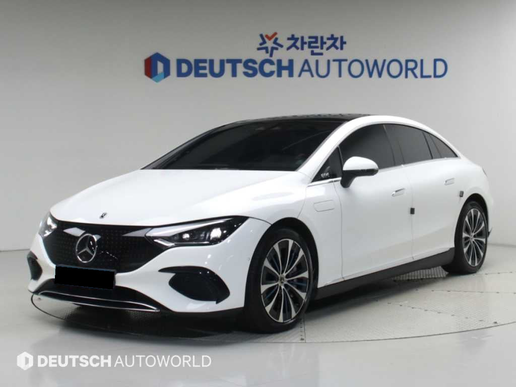 Mercedes-Benz EQE — photo 01