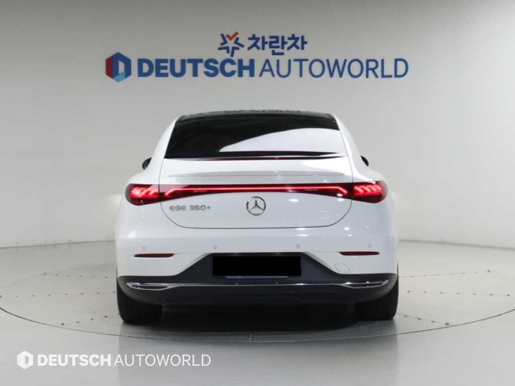 Mercedes-Benz EQE — photo 04