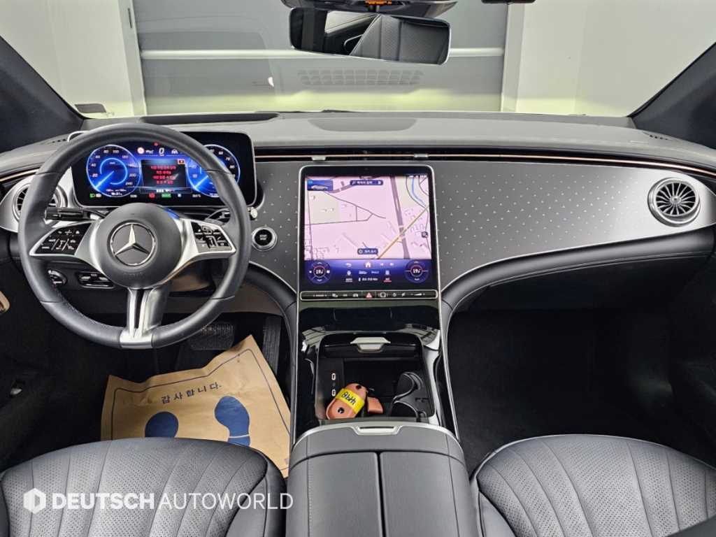 Mercedes-Benz EQE — photo 07