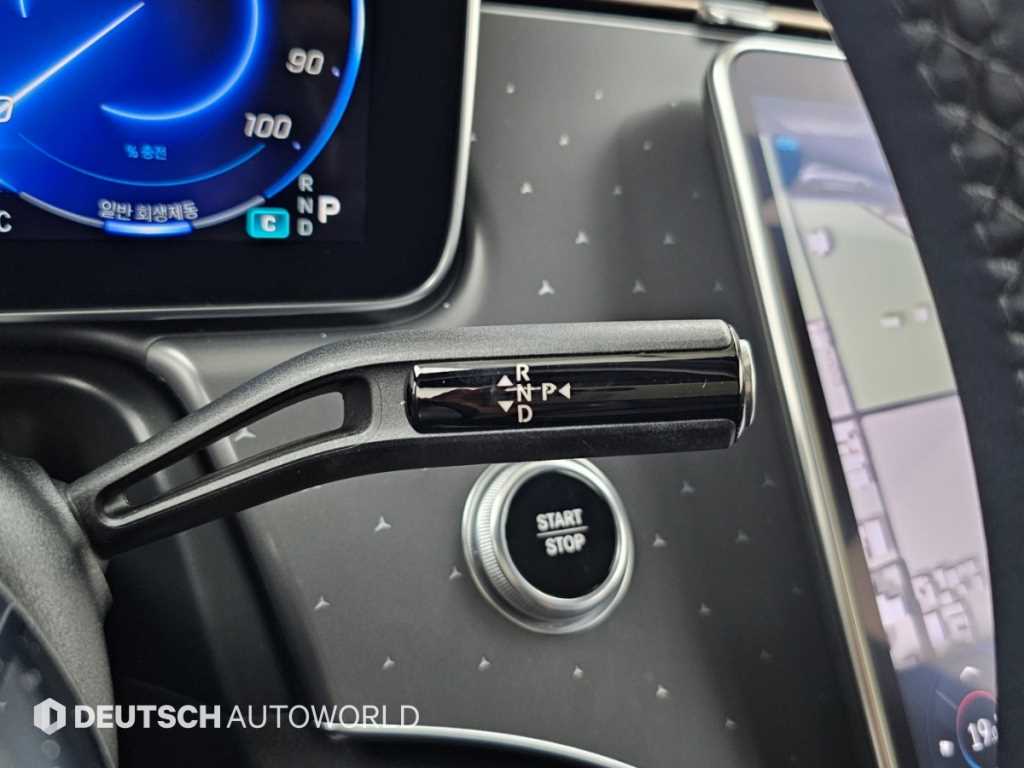 Mercedes-Benz EQE — photo 09