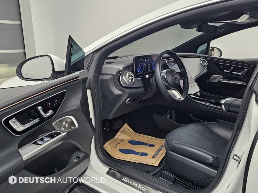 Mercedes-Benz EQE — photo 11
