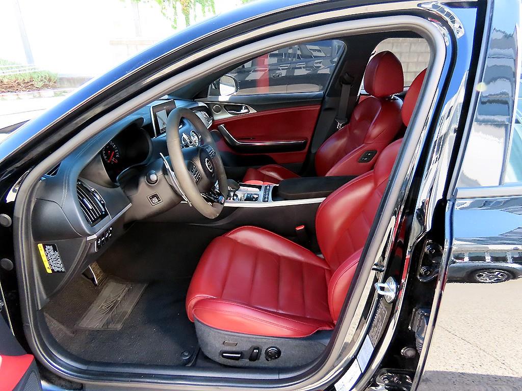 Kia Stinger — photo 05