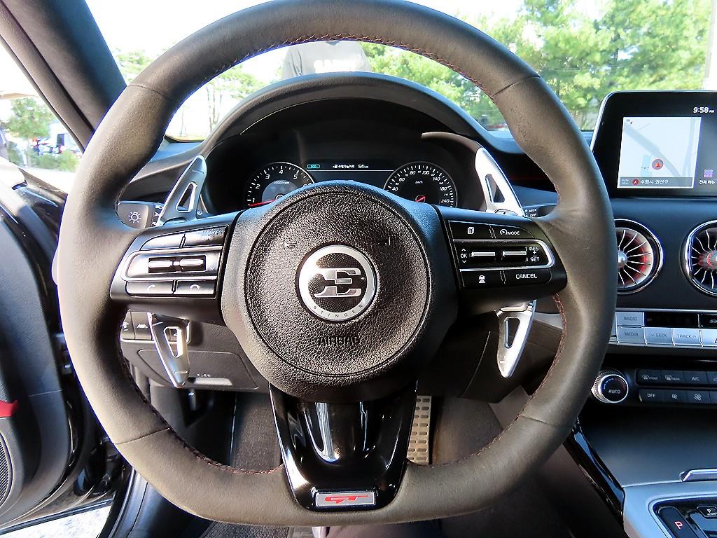 Kia Stinger — photo 08