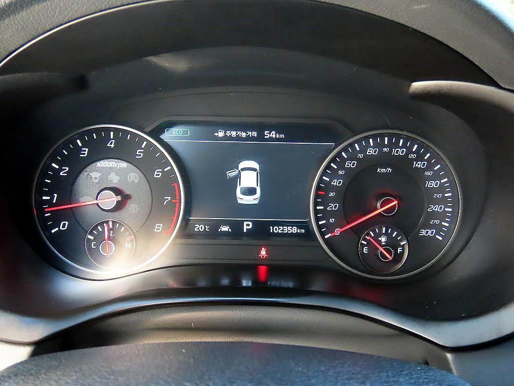 Kia Stinger — photo 09