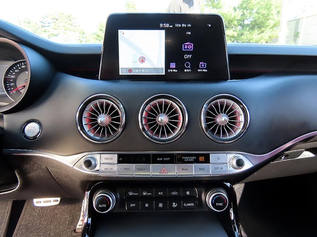 Kia Stinger — photo 13