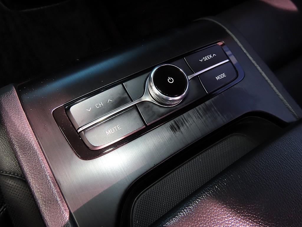 Hyundai Grandeur — photo 17