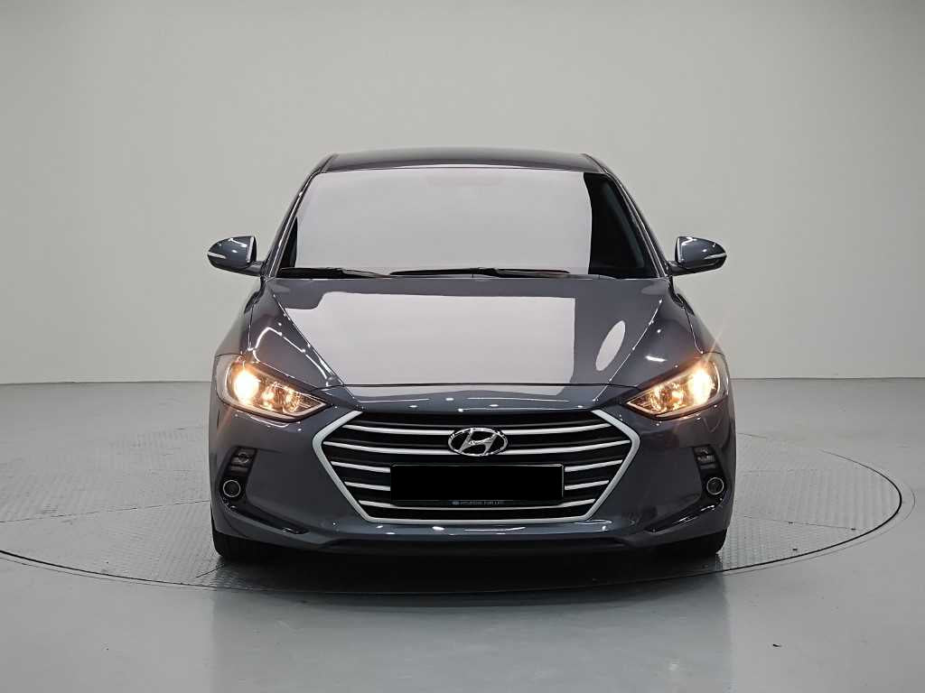 Hyundai Avante — photo 02