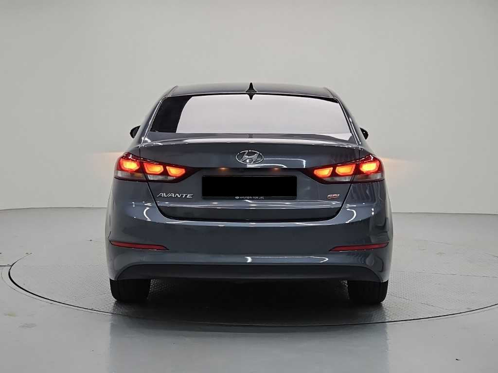 Hyundai Avante — photo 03