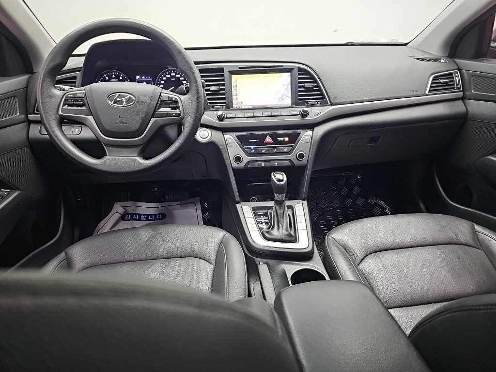 Hyundai Avante — photo 07