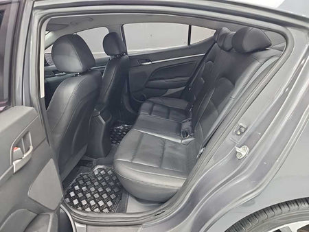 Hyundai Avante — photo 12