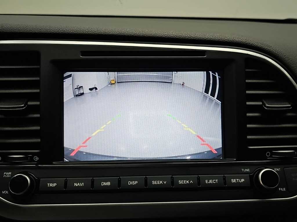 Hyundai Avante — photo 14