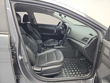 Hyundai Avante — photo 19