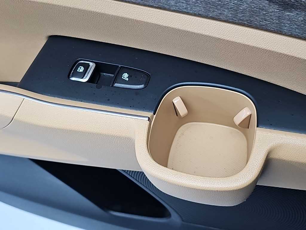 Kia Sorento — photo 14