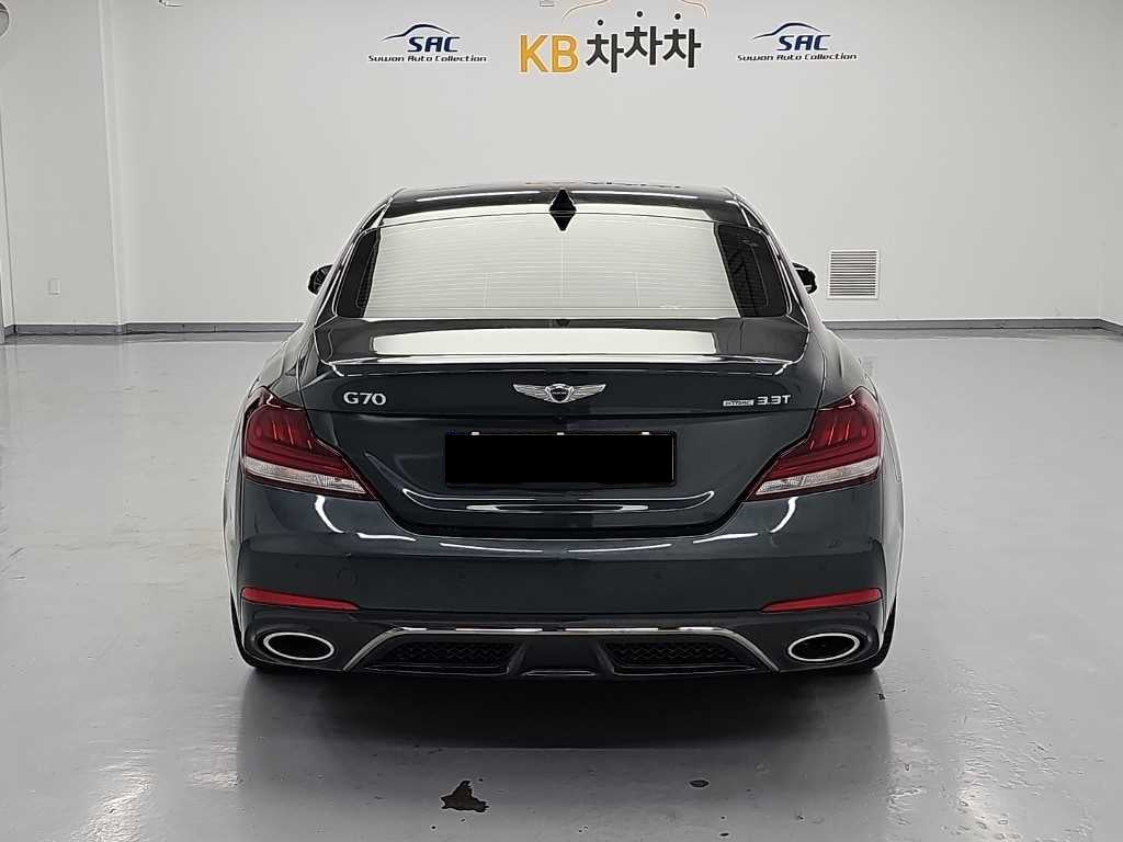 Genesis G70 — photo 03