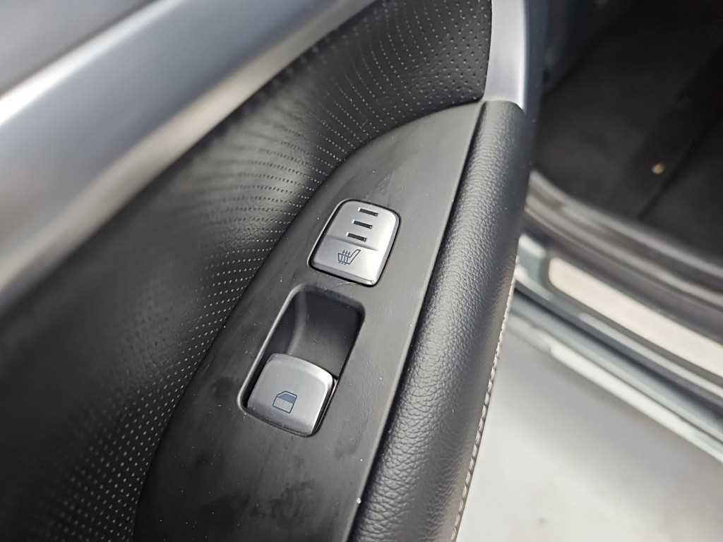 Genesis G70 — photo 13