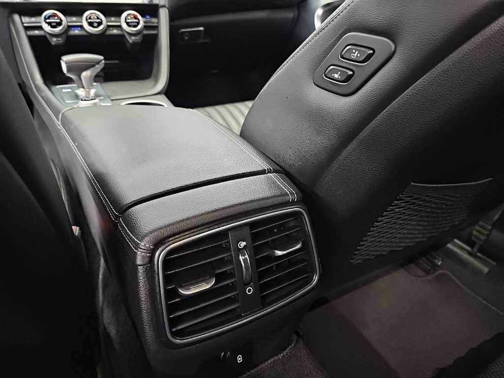 Genesis G70 — photo 14
